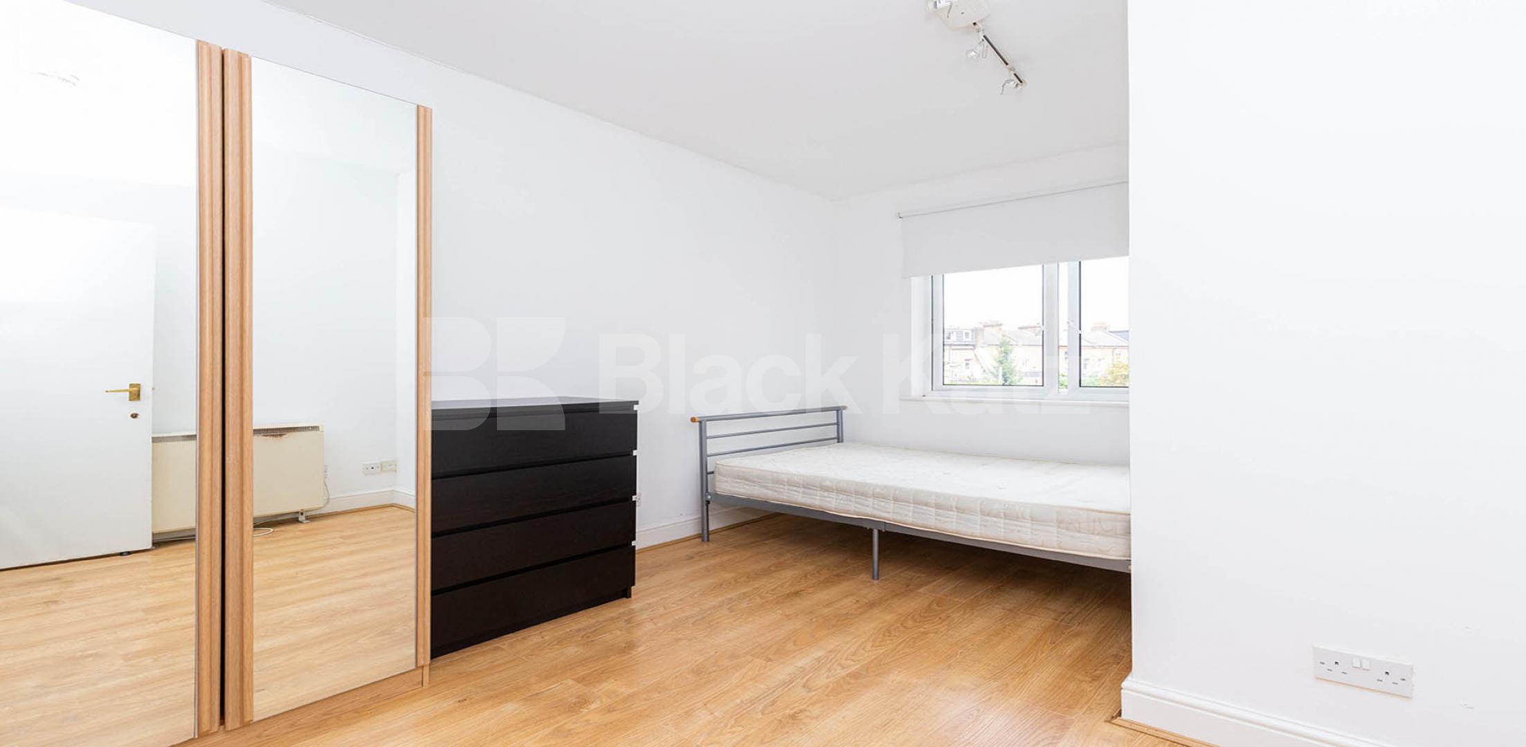 			4 Bedroom, 1 bath, 1 reception Flat			 Criterion Mews, UPPER HOLLOWAY 